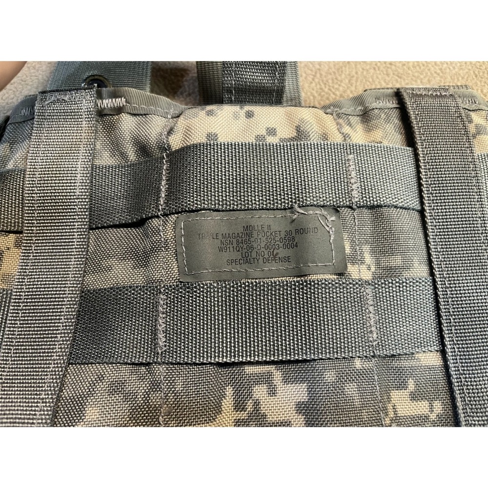 US Military Molle II Triple Mag Pouch,‎ 3 Magazine ACU Digital, 8465-01-525-0598 - Picture 3 of 9